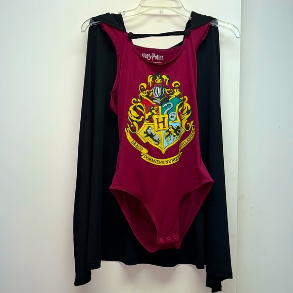 Warner Bros. Other - Hogwarts Bodysuit and Cape